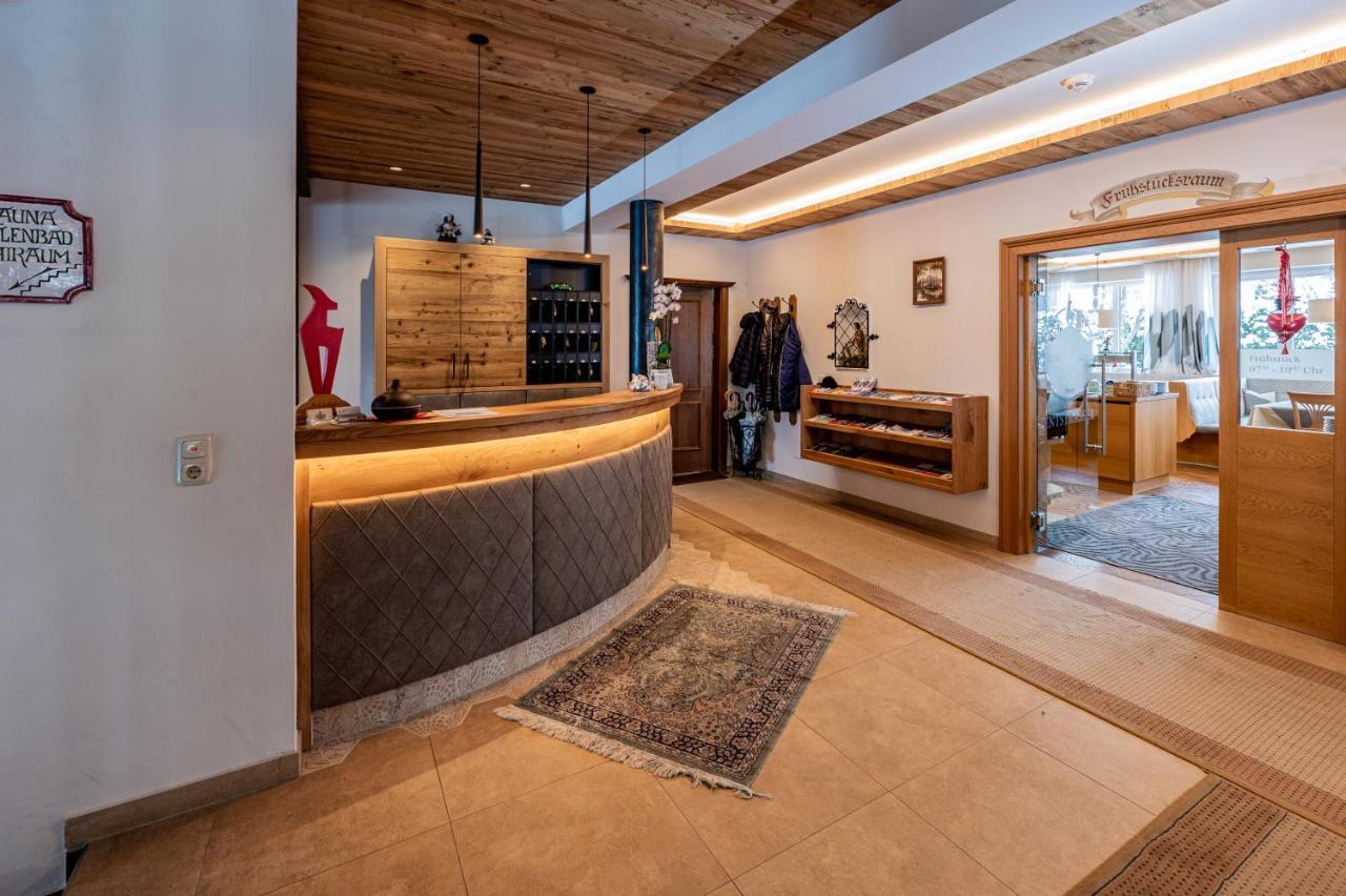Hotel Garni Entstrasser Kitzbühel Buitenkant foto