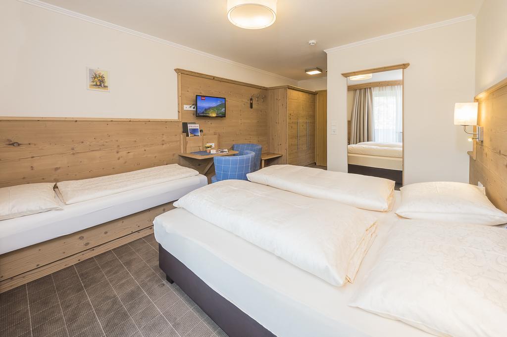 Hotel Garni Entstrasser Kitzbühel Buitenkant foto