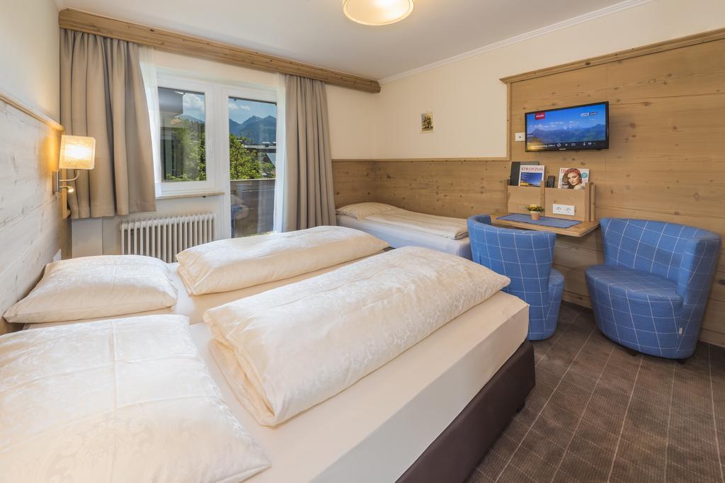 Hotel Garni Entstrasser Kitzbühel Buitenkant foto
