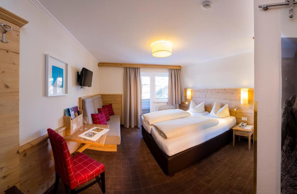 Hotel Garni Entstrasser Kitzbühel Buitenkant foto